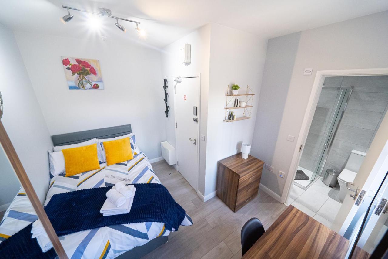 Studios With Ensuite Showers & Share Kitchens Prime Location Near Hospital, Town Center Apt 3 St Helens  Cameră foto